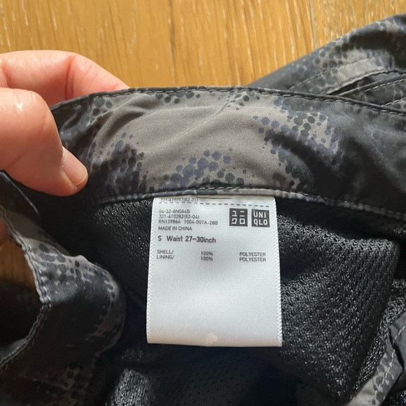 Uniqlo Dark Patterned Swim Shorts Men's S gently worn - Picture 4 of 7